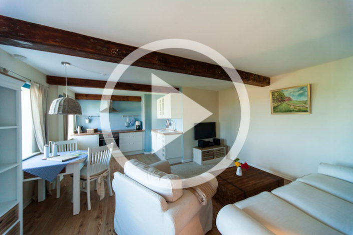 Vorschaubild Video Wohnbereich Ferienwohnung "Heinrich Heine"